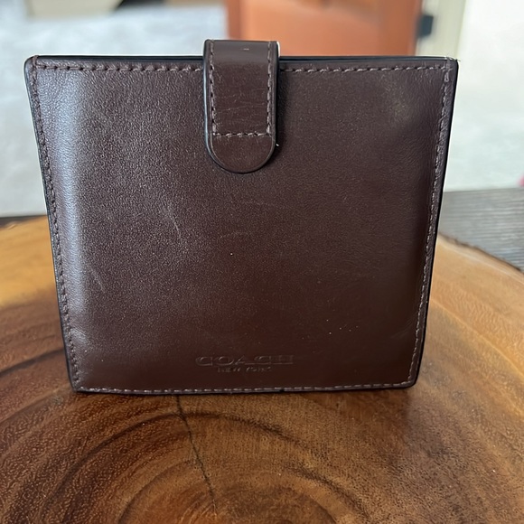 Coach Wallet (Men’s/Womens) 4 credit card slots, 1 additional on top - Picture 3 of 3